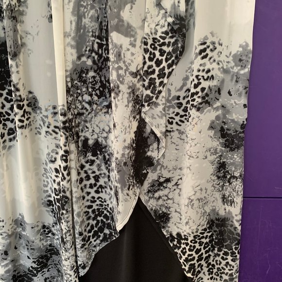 2 / $10 - Medium Skirts Very Good Condition - Picture 4 of 13